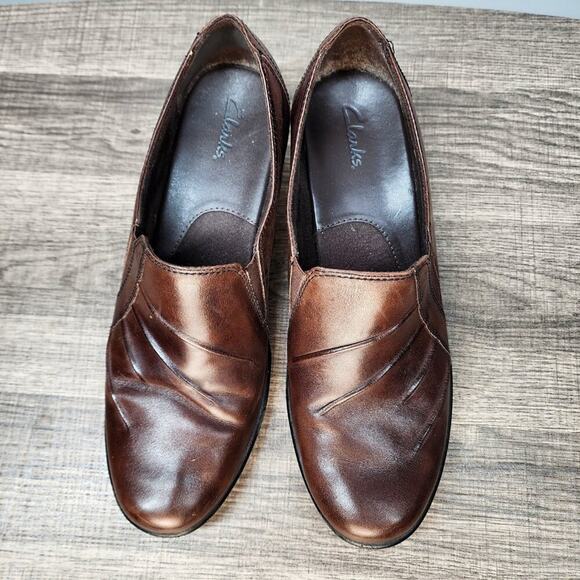 Clarks Dark Brown Slip On Heeled Loafer Style Shoes Size 9 Comfort Neutral Comfy - Picture 3 of 6
